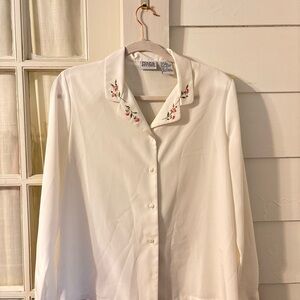 Vintage Napa Studio White Blouse with Floral Embroidery